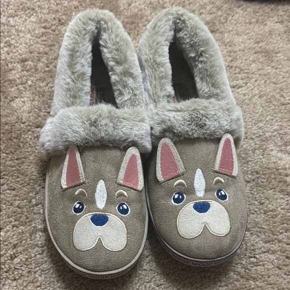 Adorable Tan Dog Face shoes - Picture 1 of 4